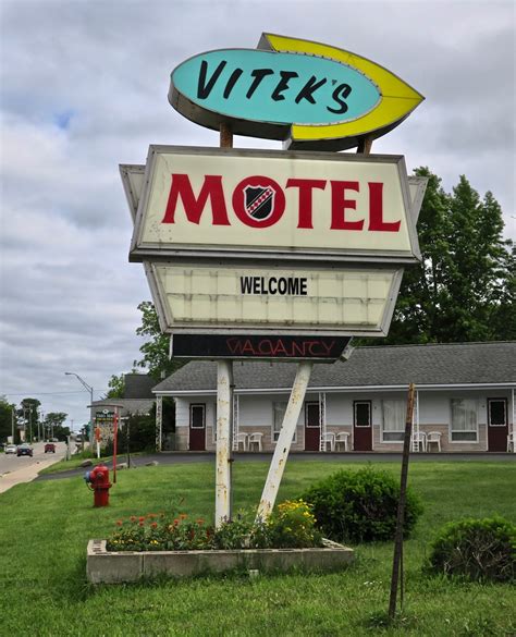 We offer all ground level rooms, some with a lake view. . Motels in saint ignace